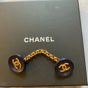 Chanel Accessories buttons w chain